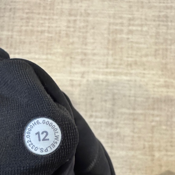 Lululemon Black Tie-Dye align tank with matching tie dye legging - Picture 8 of 8